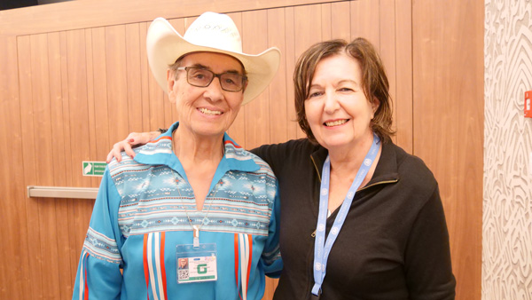 Nattero con Chief Wilton Littlechild, avvocato, capo indiano della Comunit� Cree del Canada, una delle pi� grandi comunit� delle Prime Nazioni. Chief Willie � stato membro del Parlamento ed � un sopravvissuto alle famigerate scuole residenziali. Nonostante sia stato rapito quando era in fasce, secondo il detto �Kill the indian, save the man�, � a capo della �Truth and Reconciliation� per cercare un dialogo con le istituzioni
