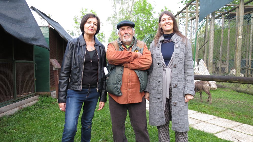 Rosalba Nattero con Remigio Luciano, responsabile del CRAS di Bernezzo, e la psicoterapeuta Mariangela Ferrero Rosalba Nattero con Remigio Luciano, responsabile del CRAS di Bernezzo, e la psicoterapeuta Mariangela Ferrero