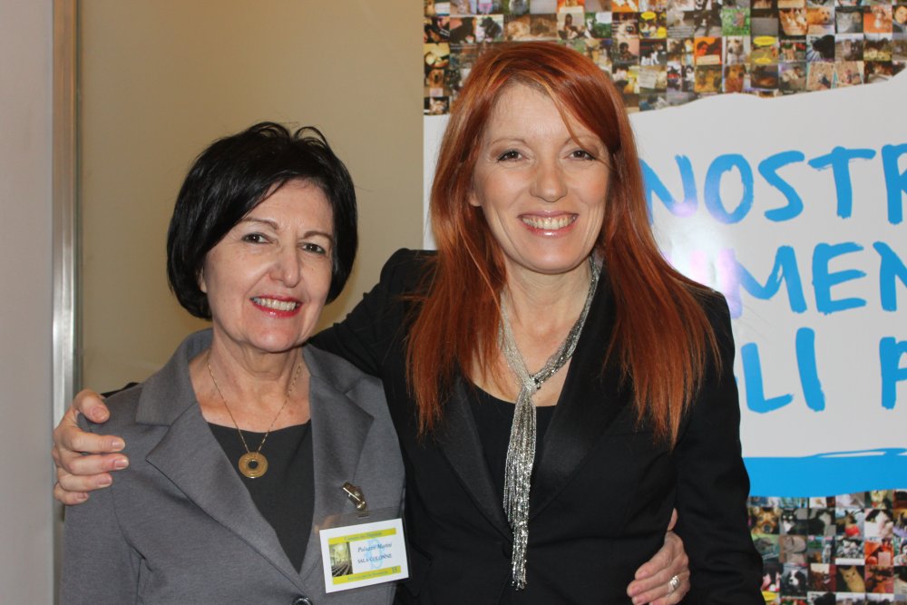 Rosalba Nattero con l’onorevole Michela Vittoria Brambilla alla Camera dei Deputati di Roma in occasione del convegno “La ricerca scientifica senza animali” Rosalba Nattero con l’onorevole Michela Vittoria Brambilla alla Camera dei Deputati di Roma in occasione del convegno “La ricerca scientifica senza animali”