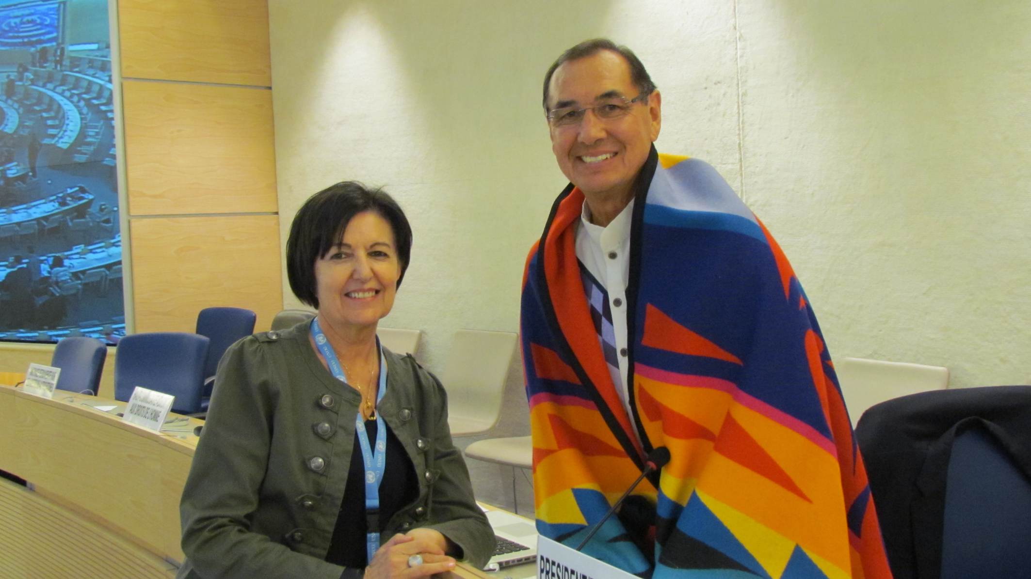 Nattero con Chief Wilton Littlechild, Capo Tribale della Nazione Cree del Canada e Commissario per le Nazioni Unite della Truth and Reconciliation Committee del Canada nonchè presidente dell’Expert Mechanism on the Rights of Indigenous Peoples dell’ONU Nattero con Chief Wilton Littlechild, Capo Tribale della Nazione Cree del Canada e Commissario per le Nazioni Unite della Truth and Reconciliation Committee del Canada nonchè presidente dell’Expert Mechanism on the Rights of Indigenous Peoples dell’ONU