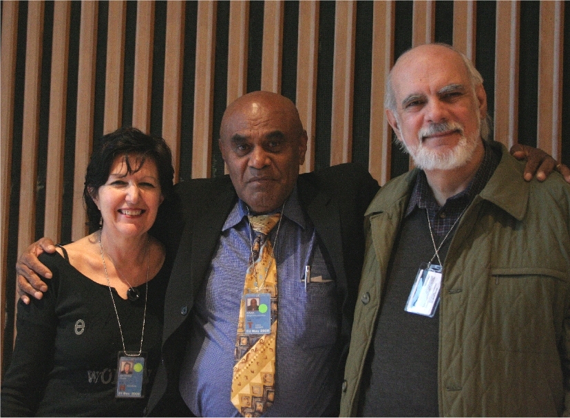 Nattero all’ONU di New York con Giancarlo Barbadoro e Mapou Raphael, membro del Senato della Nuova Caledonia e rappresentante della Comunità Rheebù Nùù, nonchè membro dello staff della Ecospirituality Foundation Nattero all’ONU di New York con Giancarlo Barbadoro e Mapou Raphael, membro del Senato della Nuova Caledonia e rappresentante della Comunità Rheebù Nùù, nonchè membro dello staff della Ecospirituality Foundation